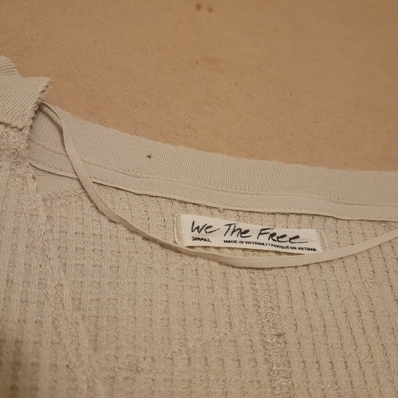 💥HOST PICK💥We The Free Waffle knit V neck‎ pullover top - Picture 6 of 10